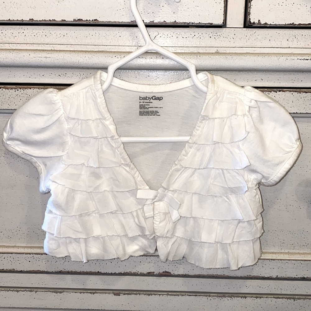 Baby Gap 6-12 months shortsleeve ruffle cropped cardigan top ivory white​